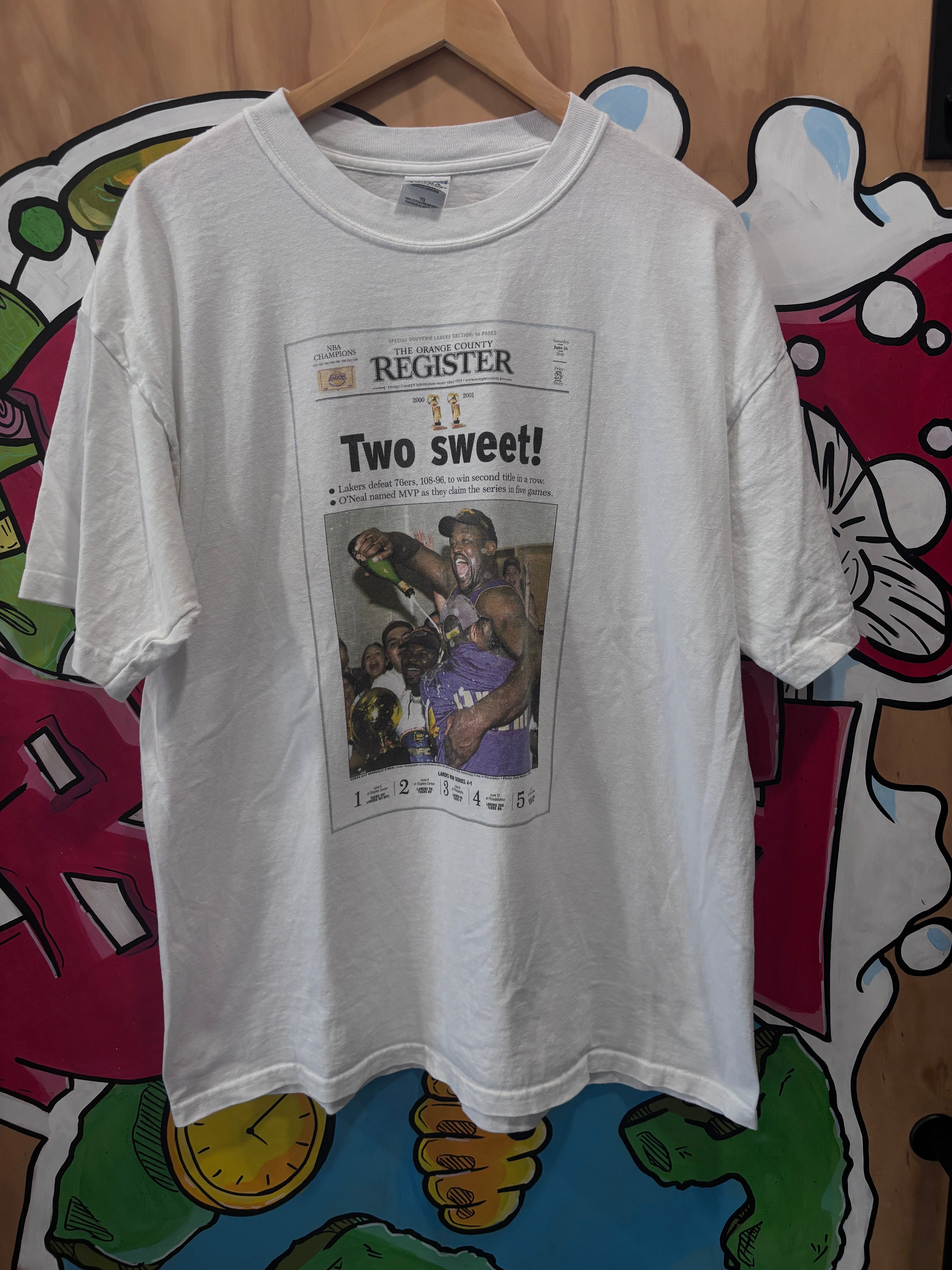 2001 LA Lakers NBA
Champions Two Sweet
Newspaper T-Shirt