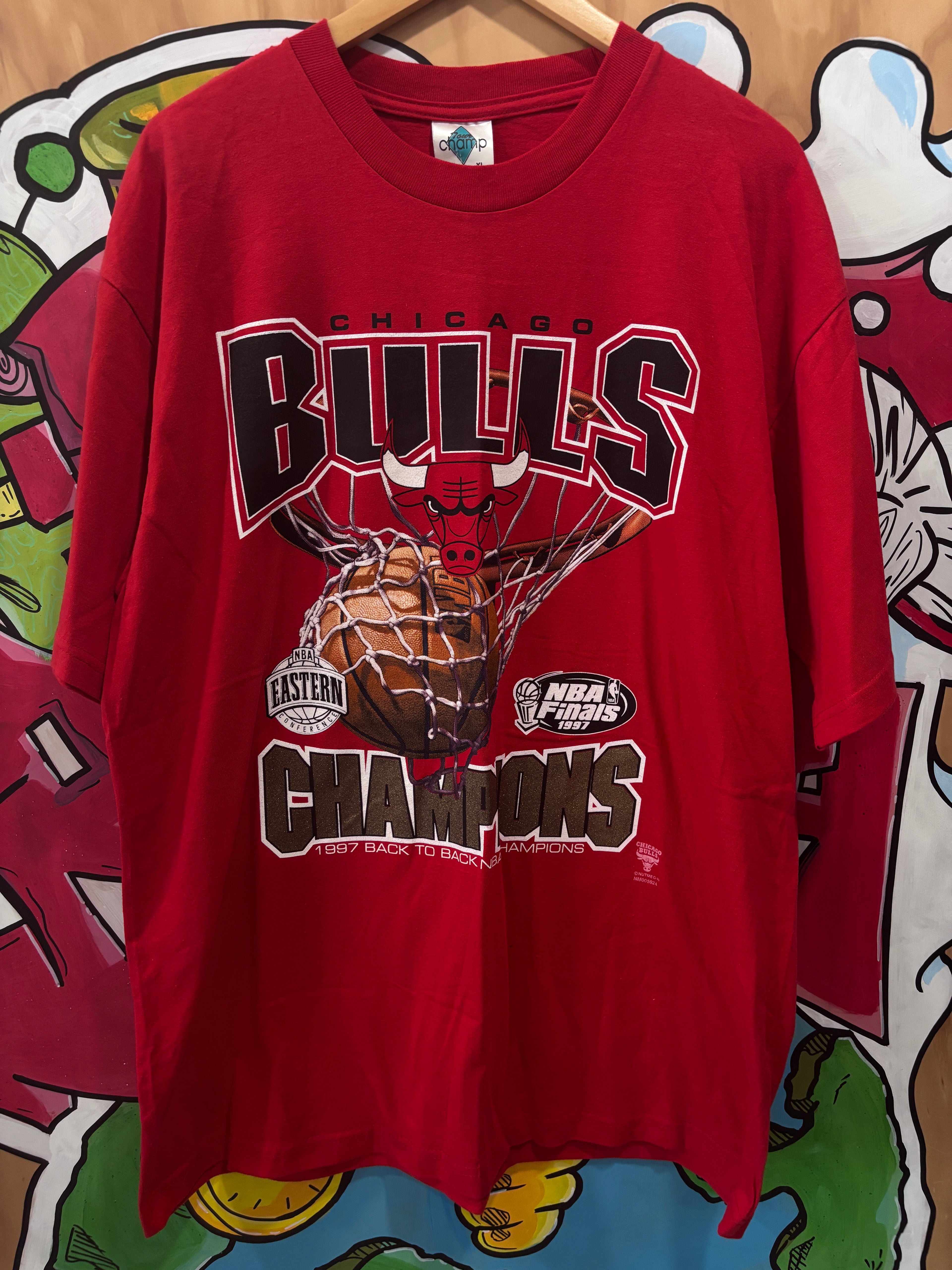 1997 Chicago Bulls
Back to Back NBA Champions
T-Shirt